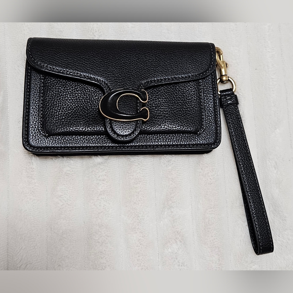 Coach Tabby Chain Clutch – (NEW with Dust Bag)